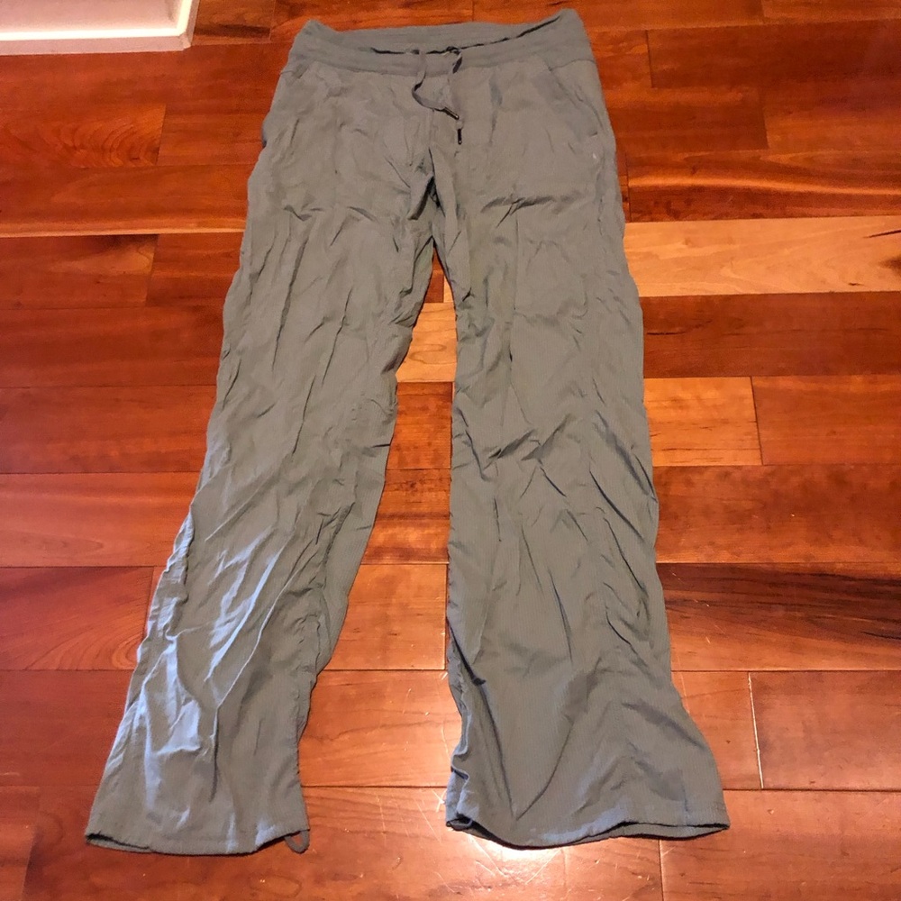 Lululemon Studio Pants in Grey Sz 8 Regular